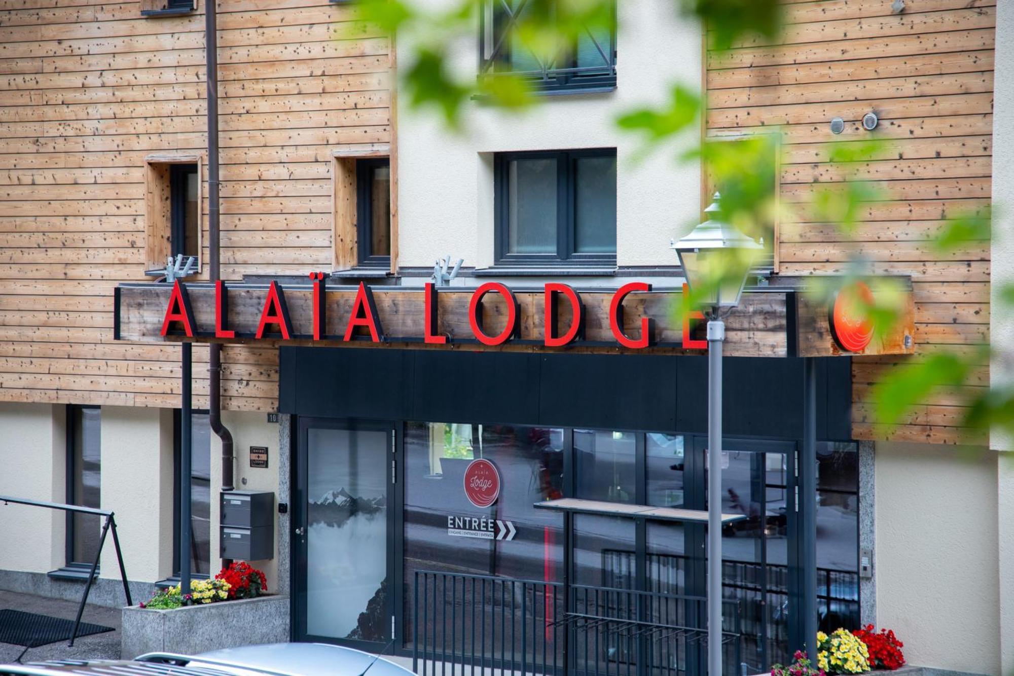 Alaia Hostel *