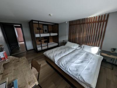 Hostal Alaia *
